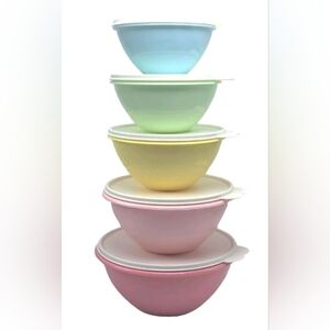 Tupperware Wonderlier Bowls